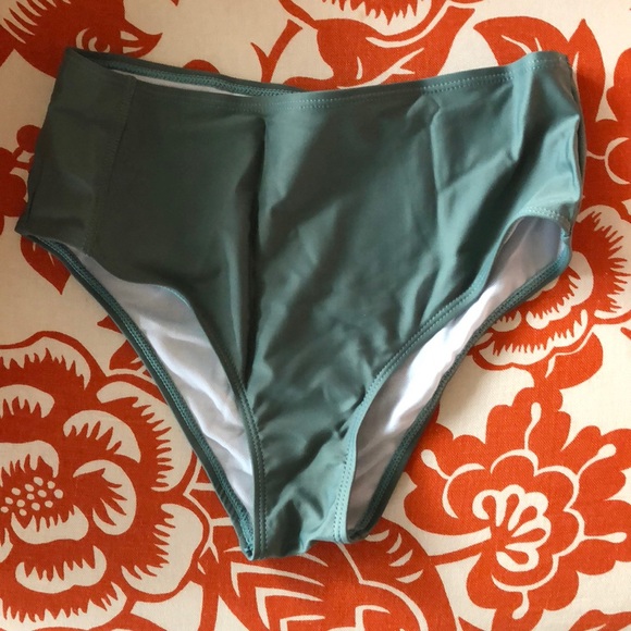 SALE FINAL💝 Super Flattering 🌴 Perfect Bikini 🌴 - Picture 4 of 6